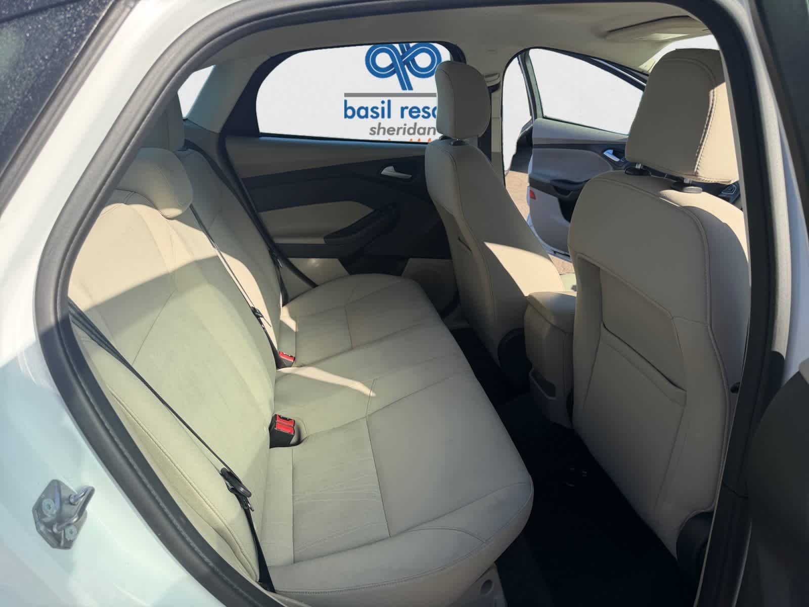 Used 2015 Oxford White Ford SE image 20