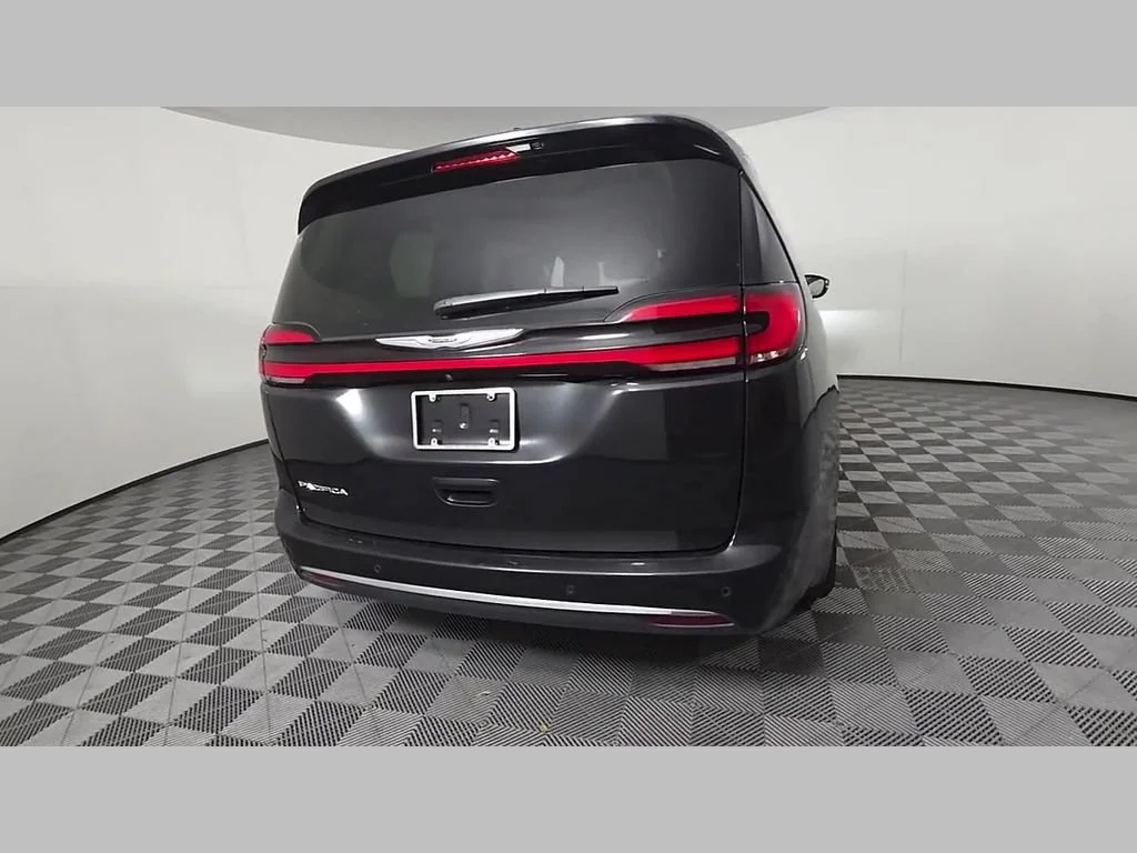 Used 2023 Brilliant Black Crystal Pearlcoat Chrysler Touring L image 42
