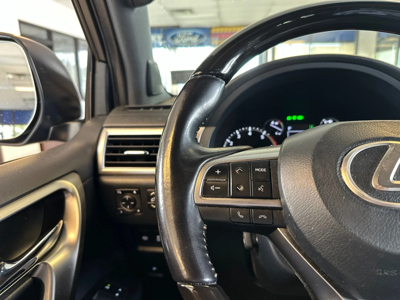 Used 2022  Lexus 460 image 22