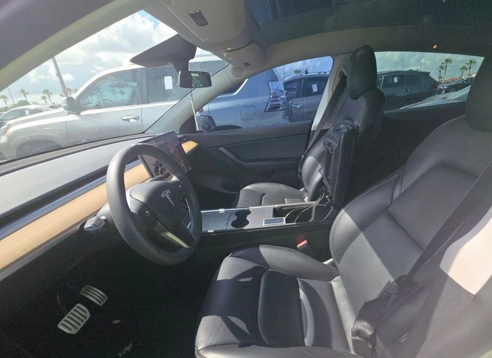 Used 2022 White Tesla Performance image 3