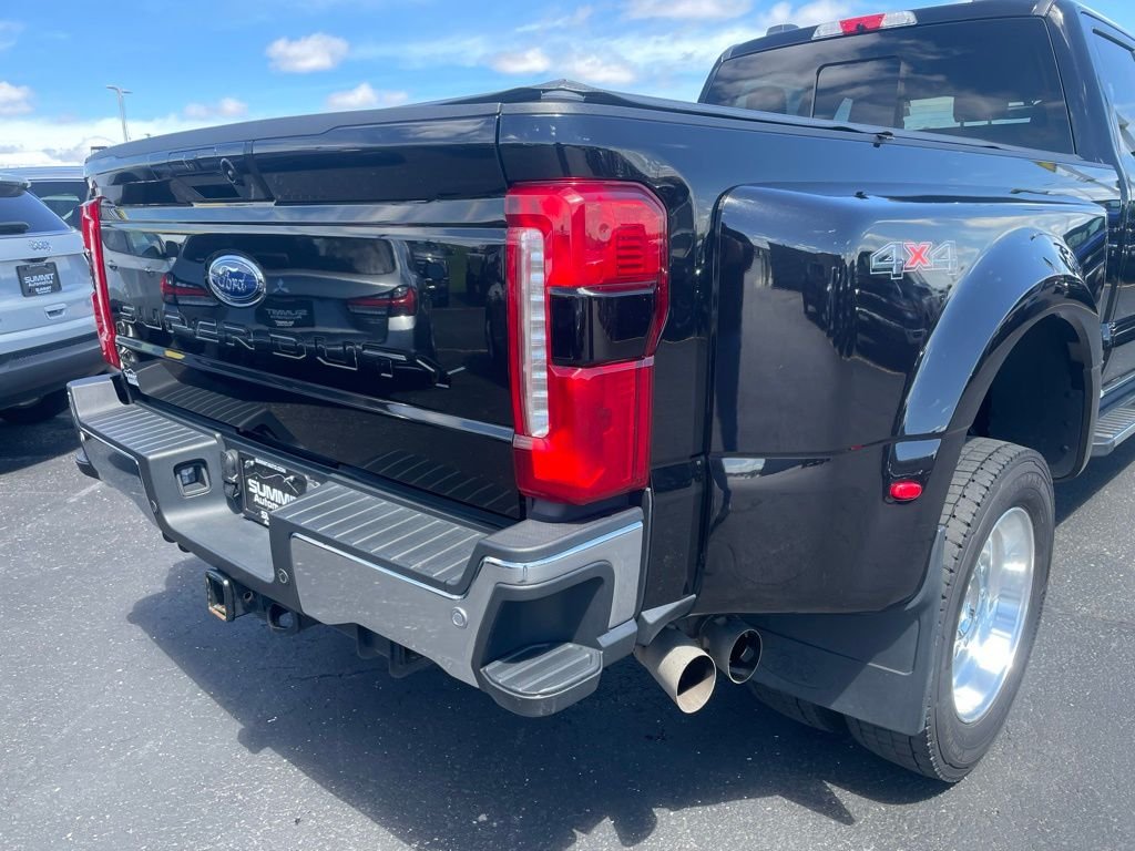 Used 2023 Black Ford Lariat image 31