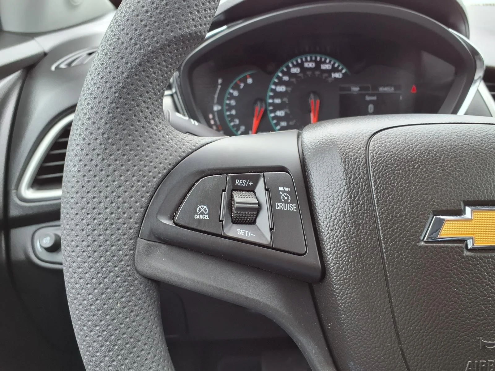 Used 2022 White Chevrolet LS image 22