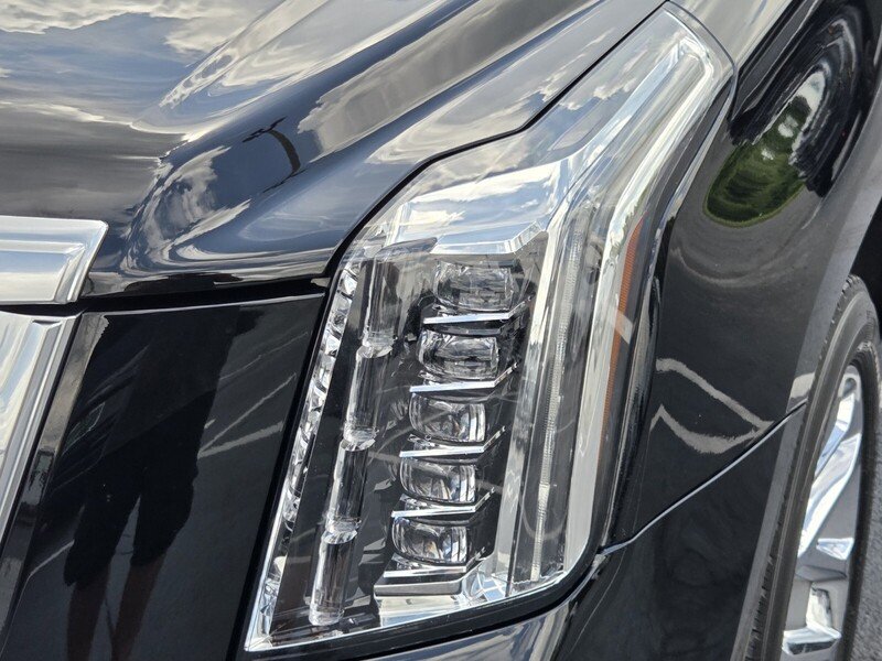 Used 2020 Black Raven CADILLAC 4WD 4DR PREMIUM LUXURY image 10