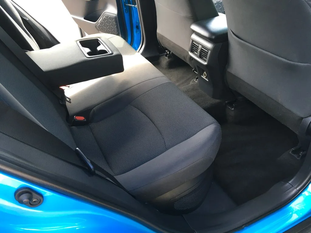 2019 Toyota RAV4 LE - Photo 27