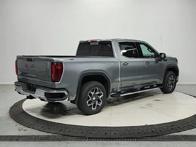 2026 GMC Sierra 1500 SLT - Photo 8