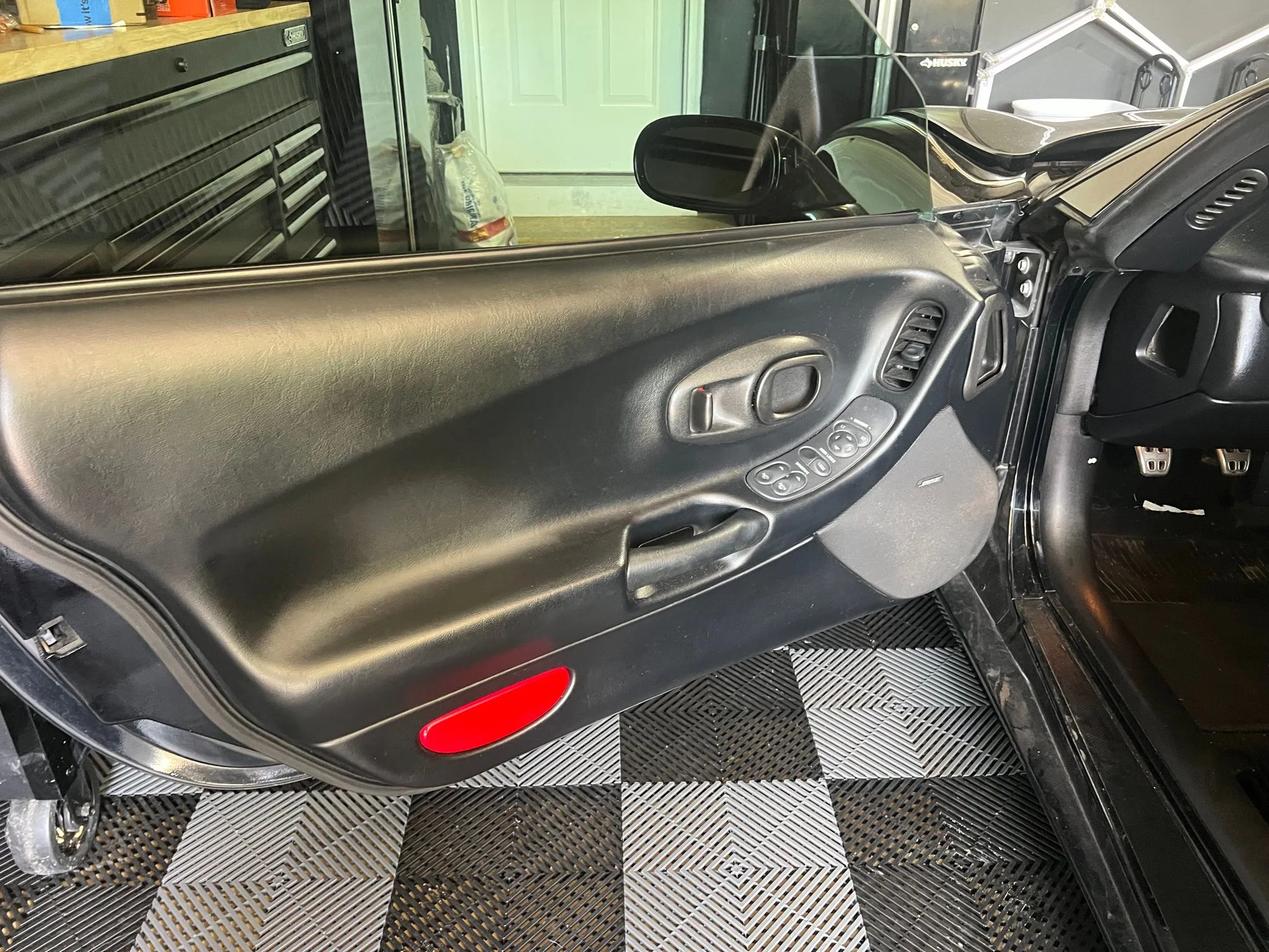 Used 1999 Black Chevrolet Hardtop image 6