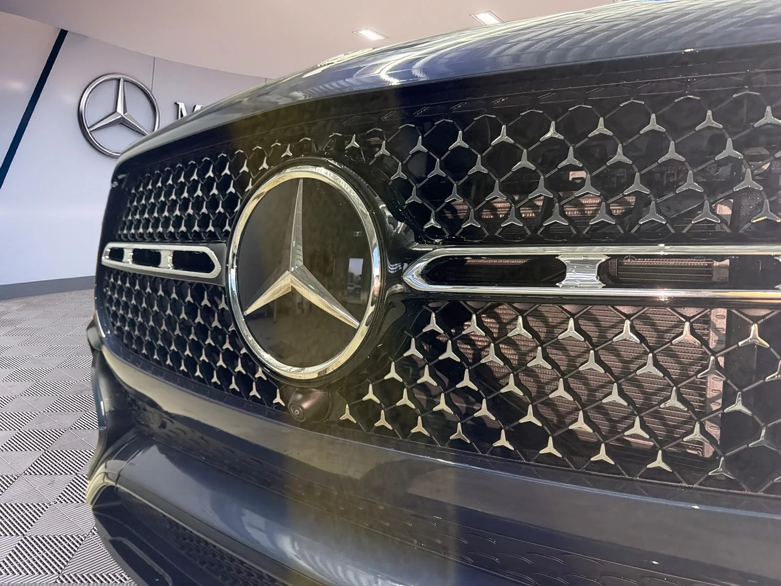 Used 2026 Blue Mercedes-Benz GLE 450 4MATIC SUV image 25