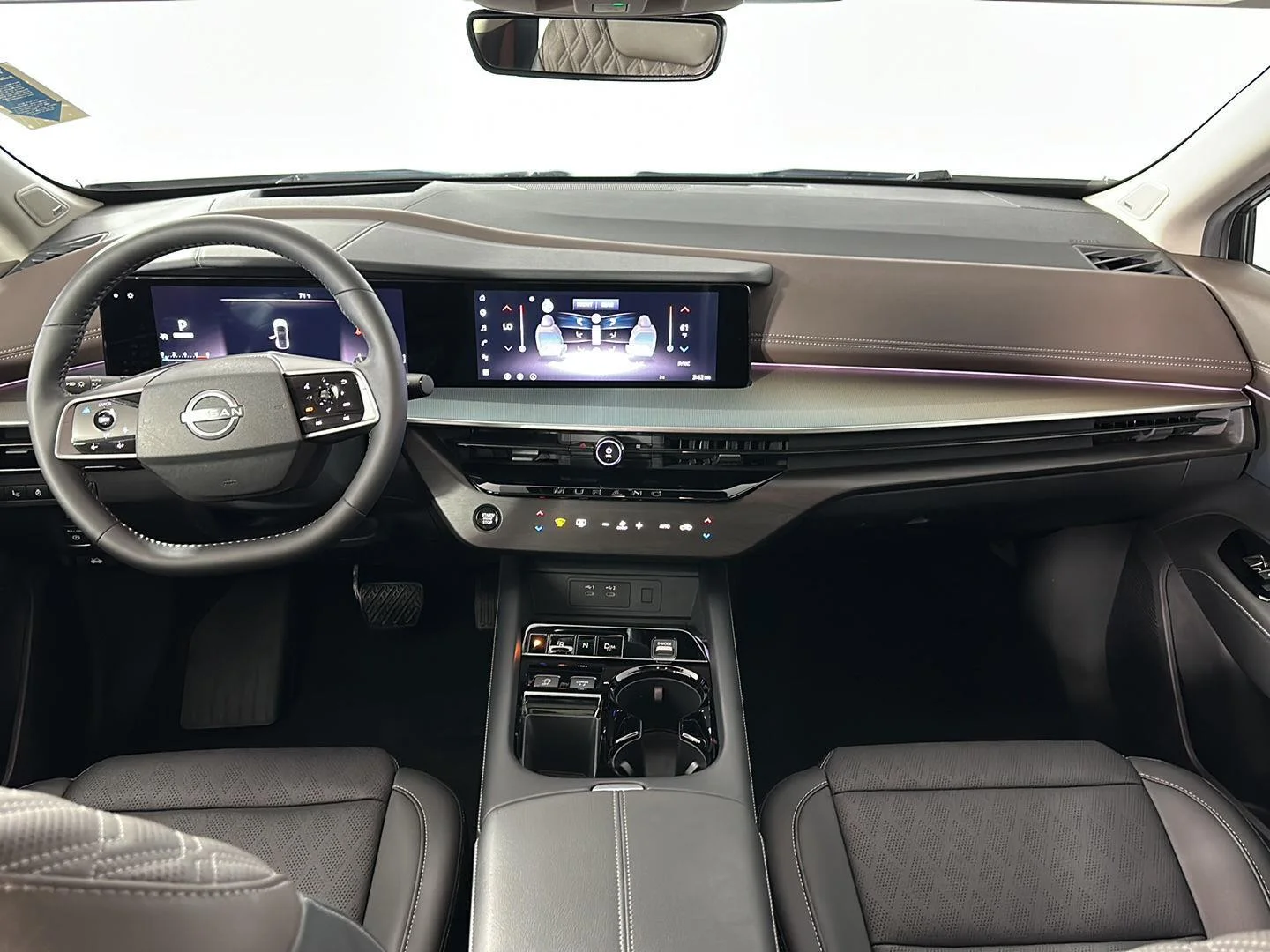 Used 2025 Everest White Pearl Tricoat/Super Black Nissan Platinum image 2