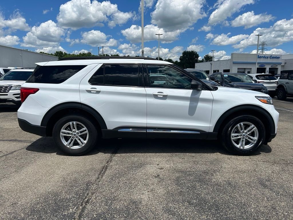 Used 2022 Oxford White Ford XLT image 9