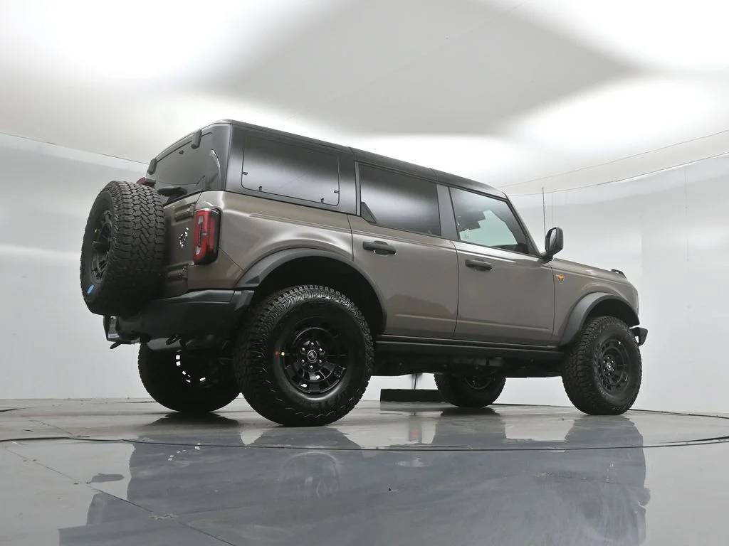 New 2026 Marsh Gray Ford Badlands image 46