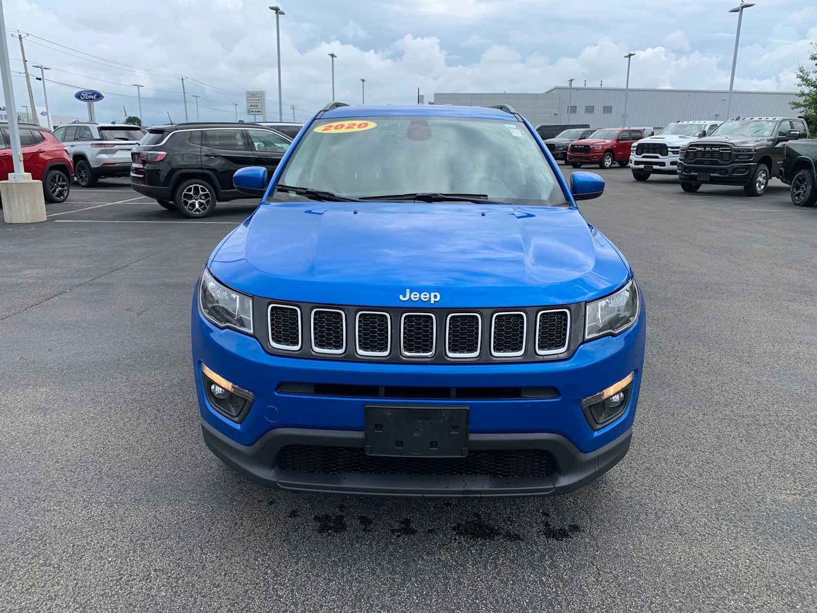 Used 2020 Laser Blue Pearlcoat Jeep Latitude image 2