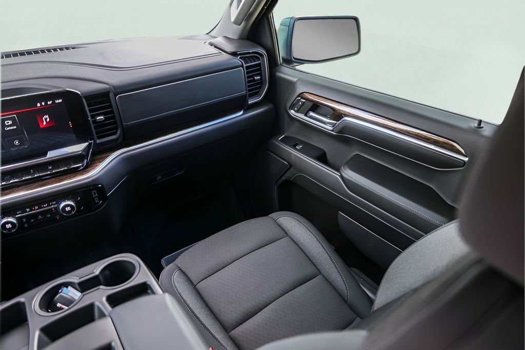 Used 2024 Sterling Metallic GMC Elevation image 29