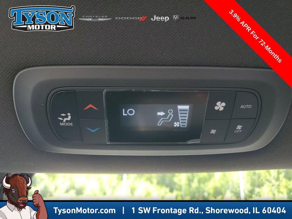 2026 Chrysler Voyager LX - Photo 15