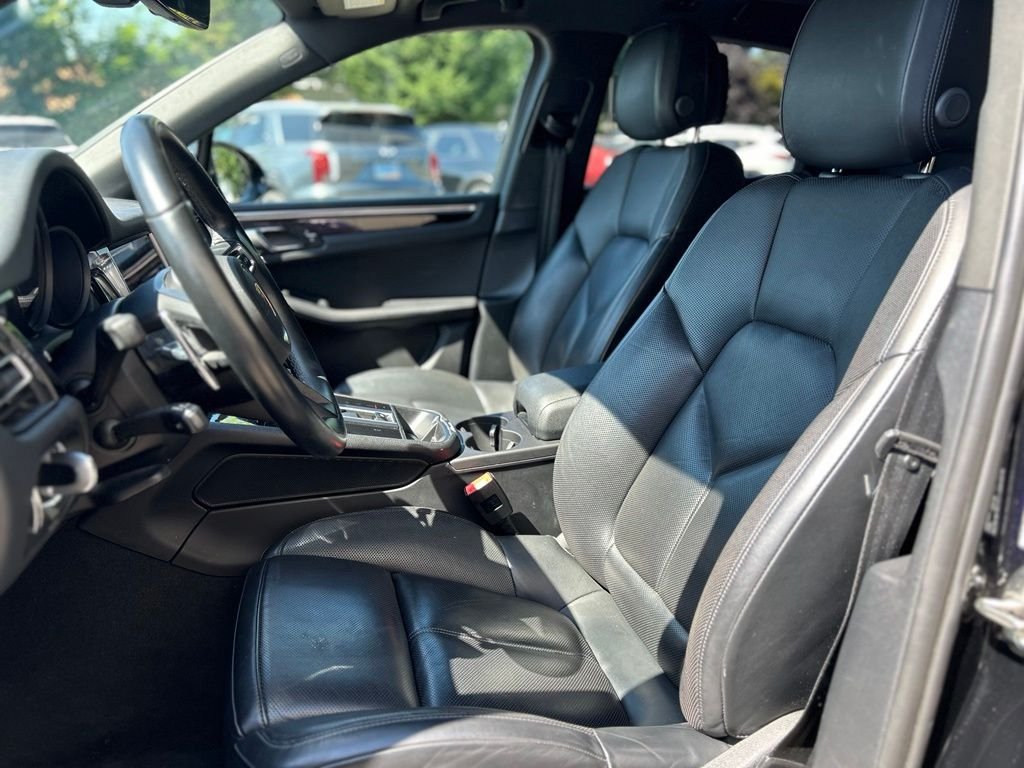 Used 2024 White Porsche Base image 15