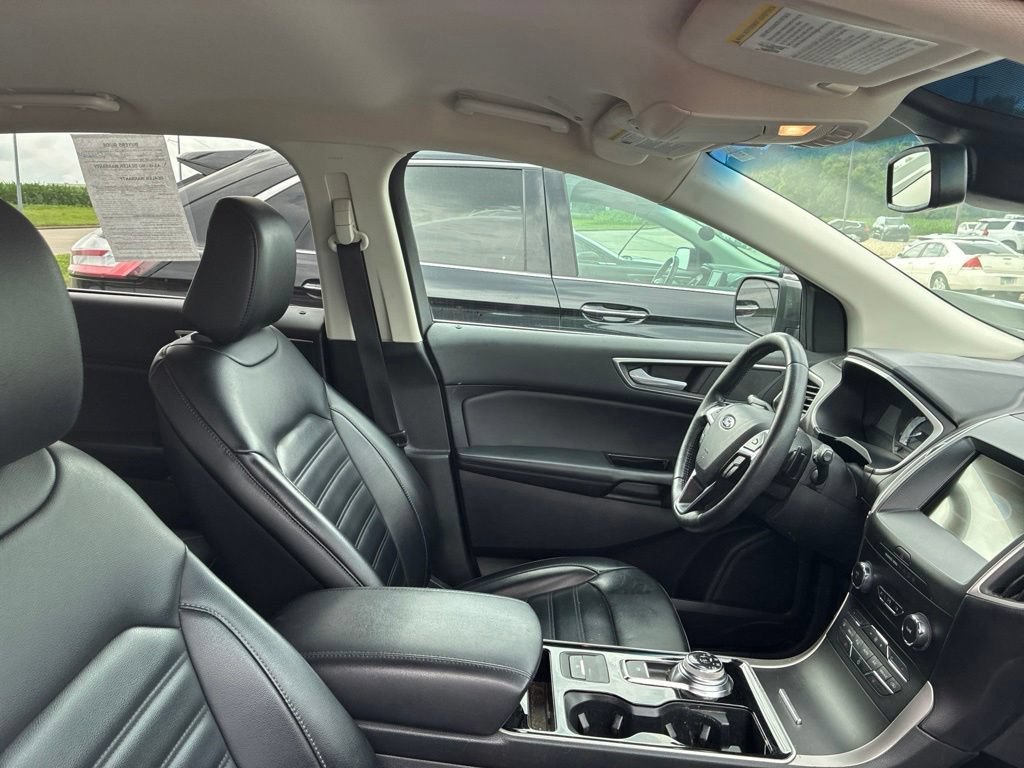 Used 2020 Grey Ford SEL image 21