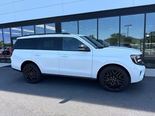 New 2027 Star White Metallic Tri-Coat Ford Platinum image 2