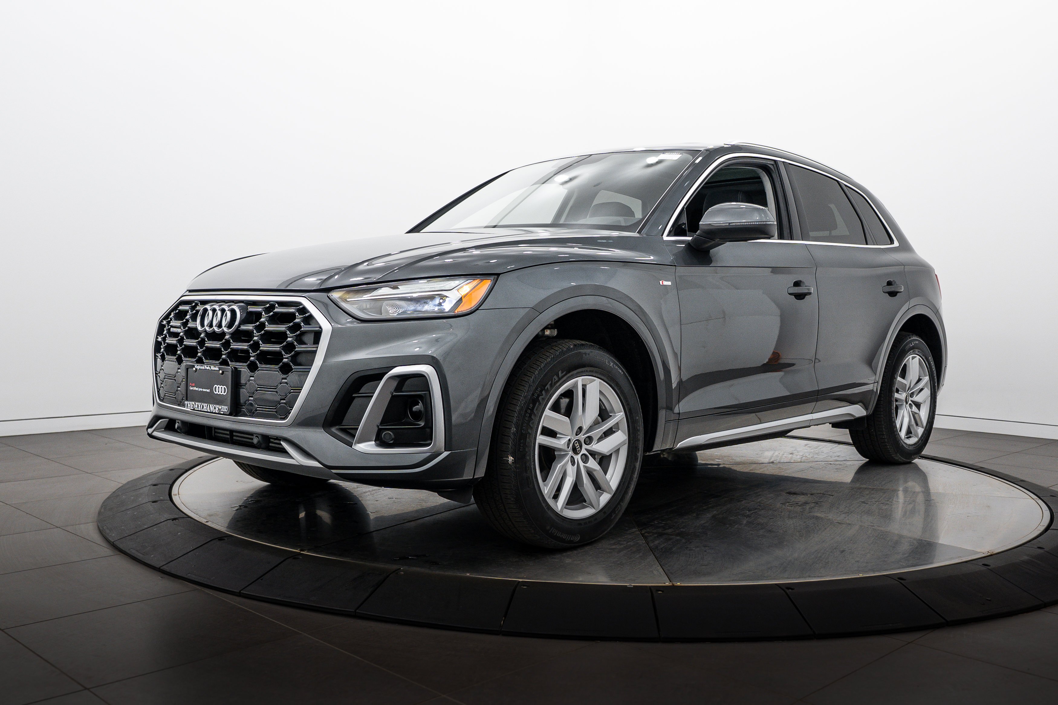 Certified Used 2023 Daytona Gray Pearl Effect Audi S line Premium image 7
