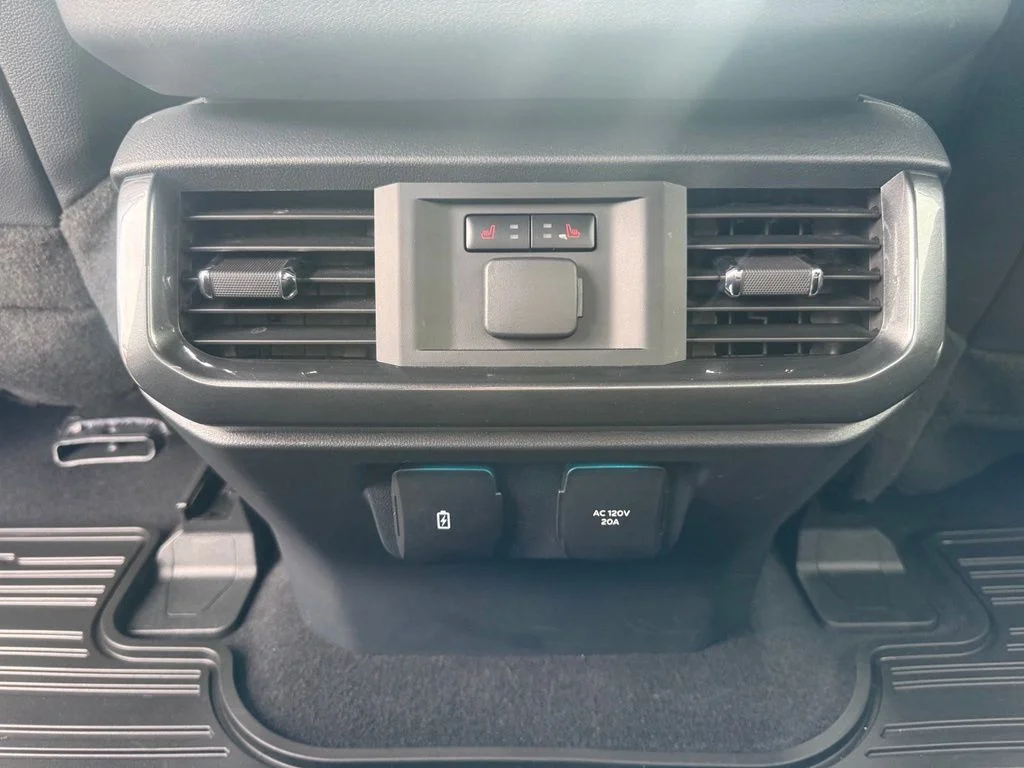 Used 2023 Black Ford Lariat image 47