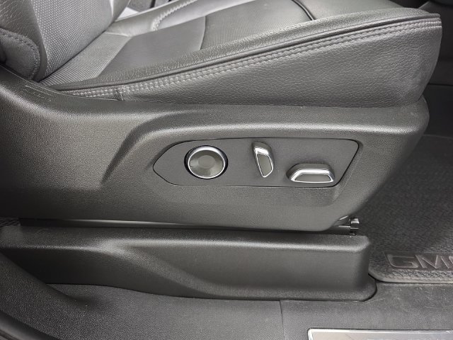 Used 2024 Onyx Black GMC Denali image 34