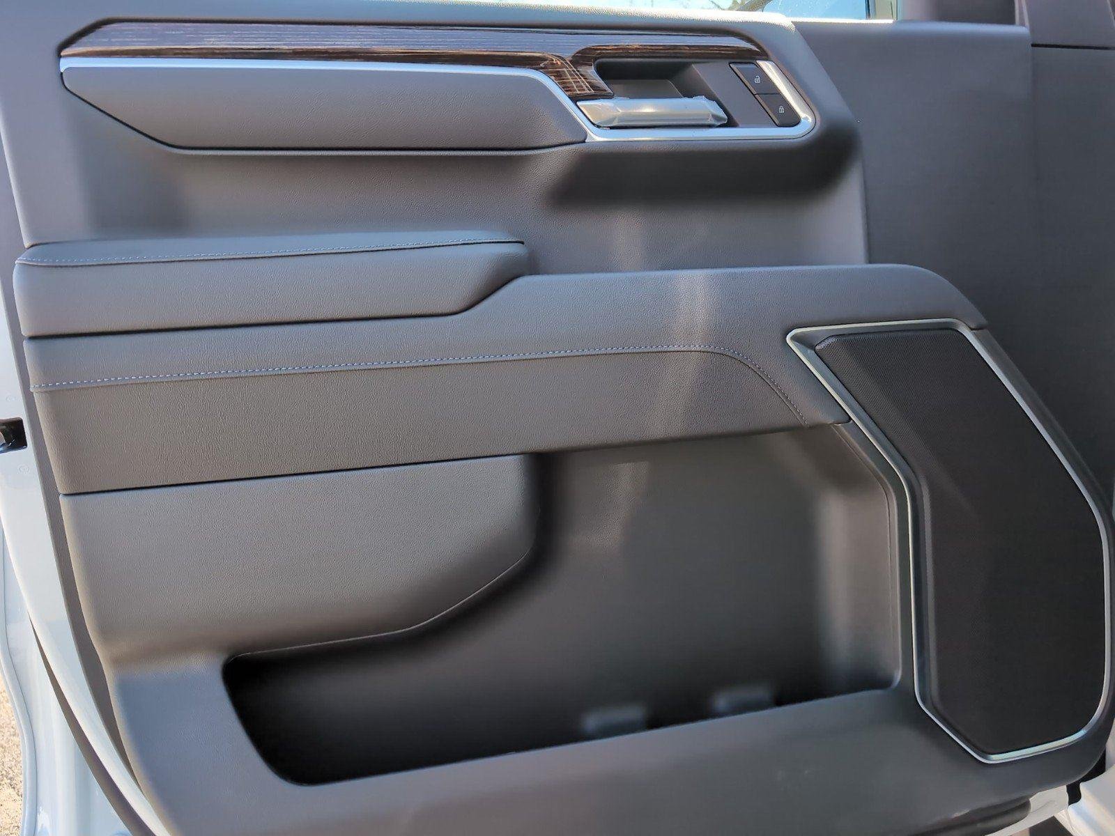 New 2026 Summit White GMC Elevation image 15