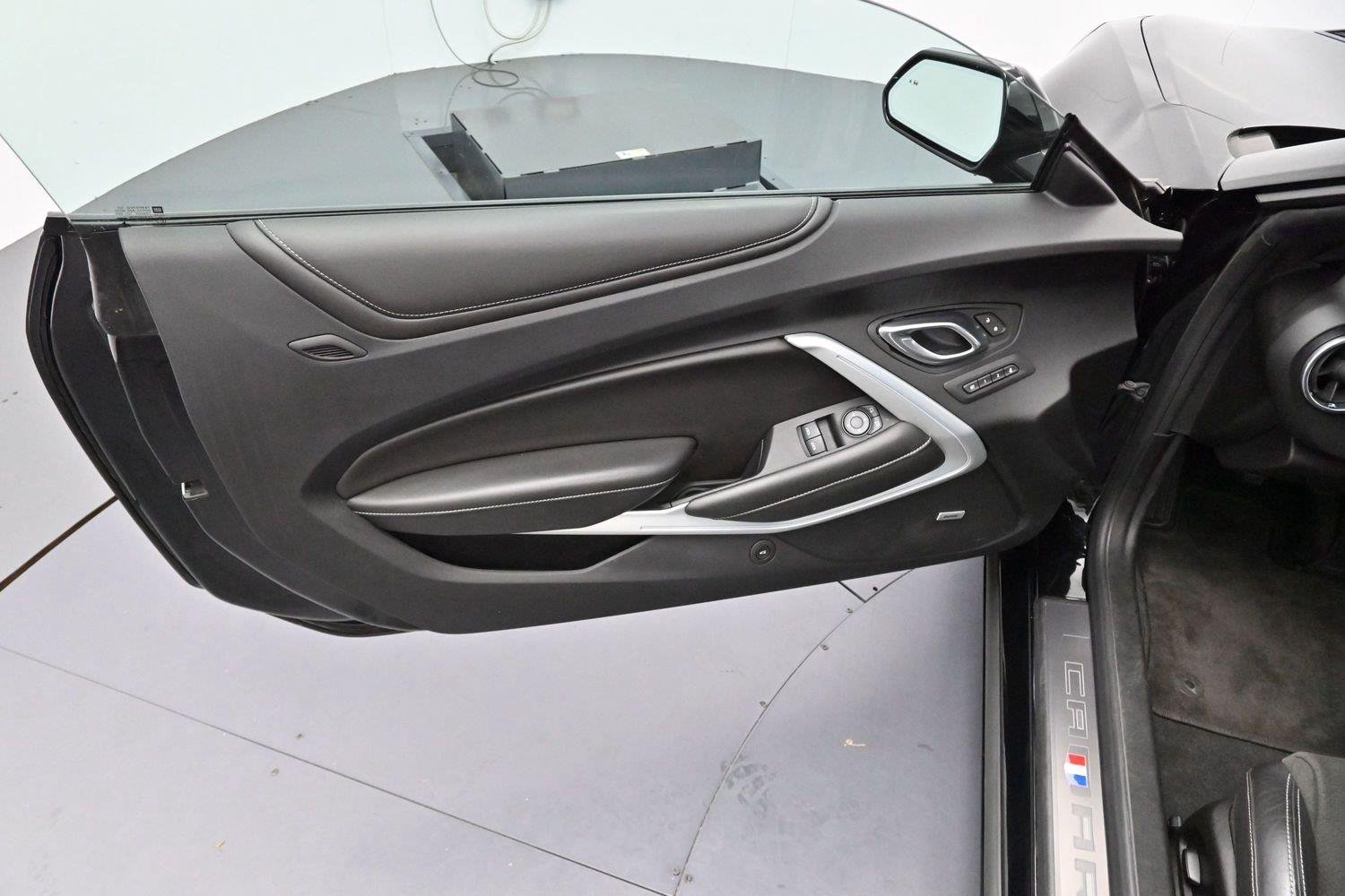 Used 2018 Black Chevrolet 2SS image 9