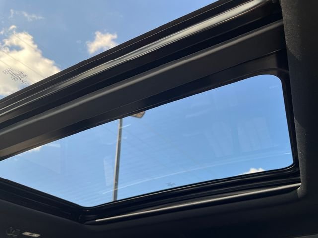 Used 2019 White Ford Platinum image 23