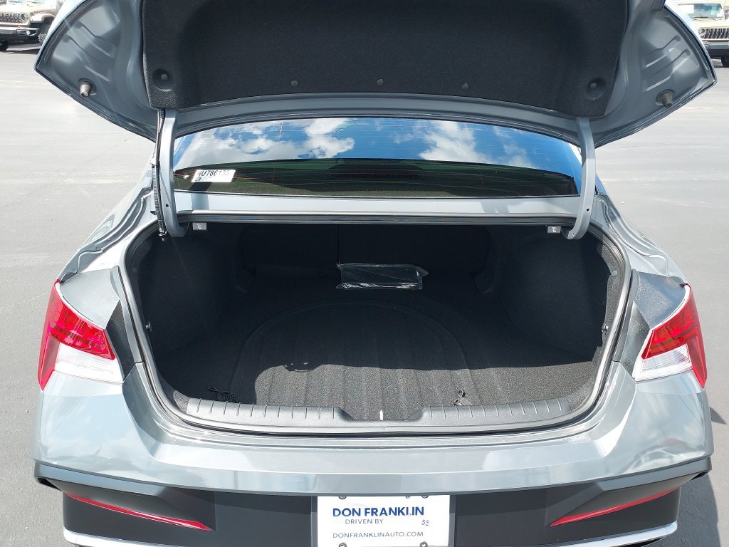 2024 Hyundai Elantra SEL - Photo 9