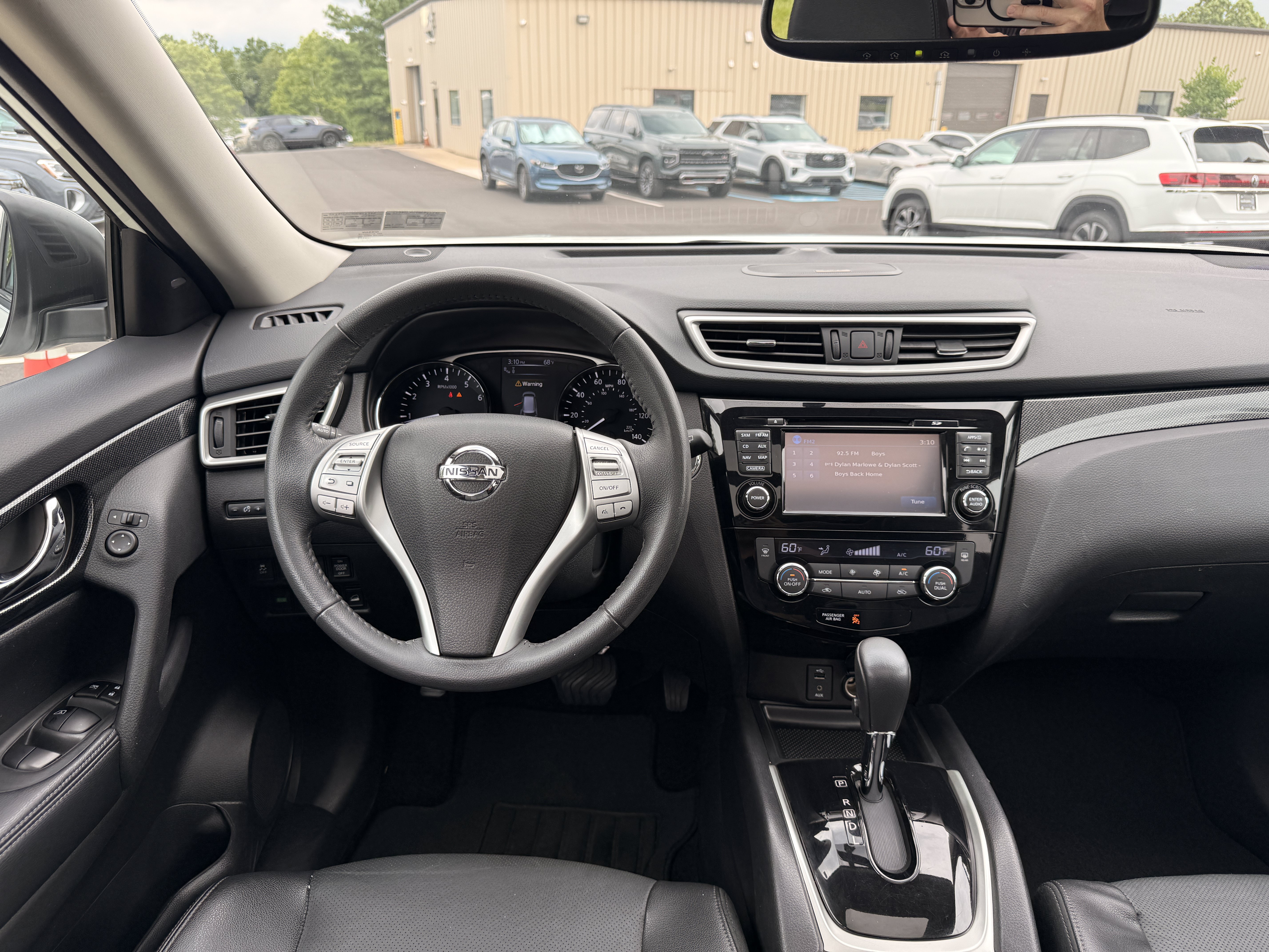 Used 2016 Pearl White Nissan SL image 29