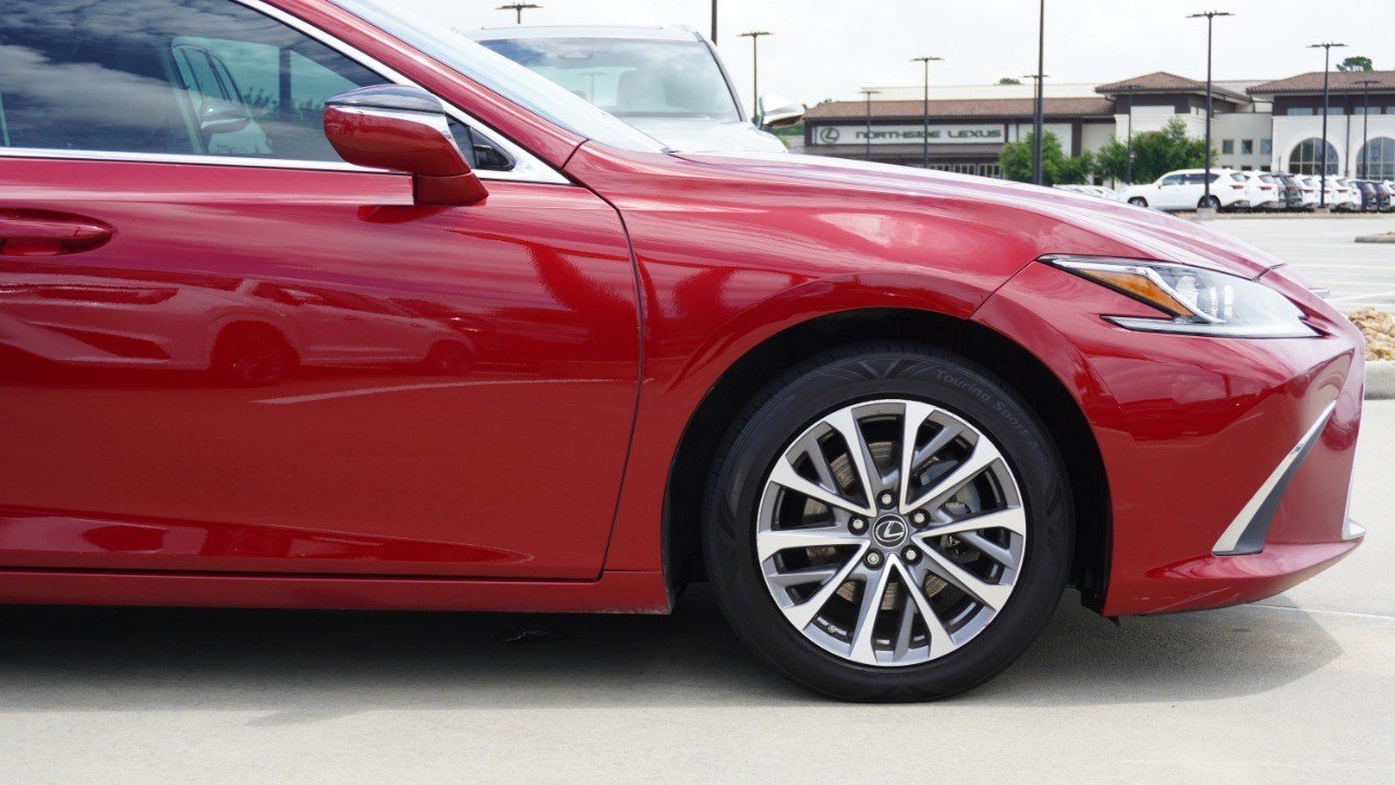 Used 2022 Red Lexus ES 350 image 9
