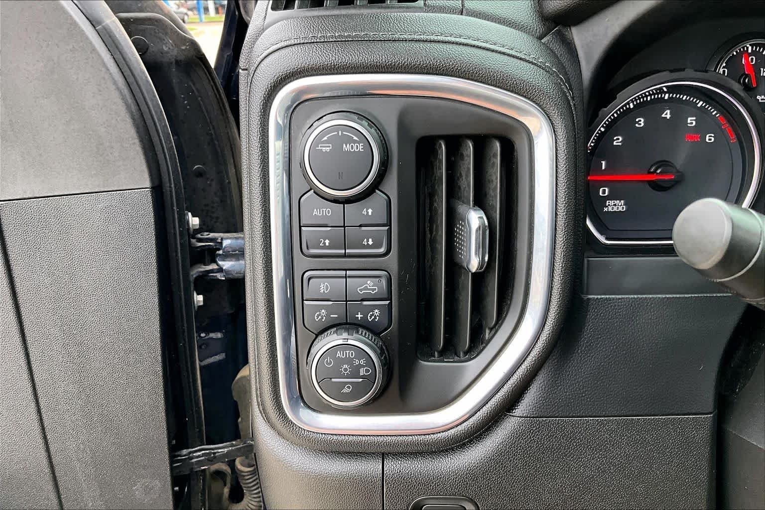 Used 2021 Northsky Blue Metallic Chevrolet LTZ image 33