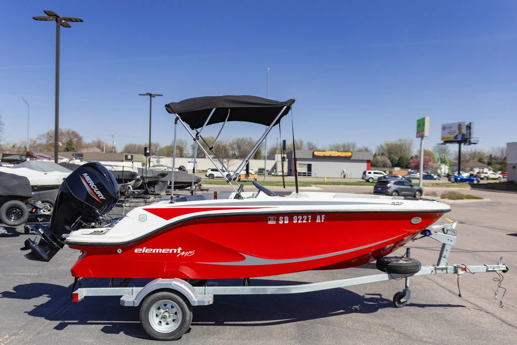 Used 2023  Bayliner  image 3