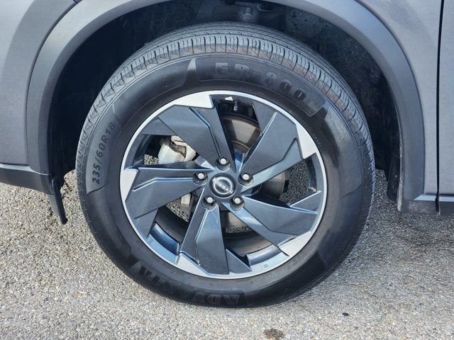 Used 2025 Gray Nissan SV image 10