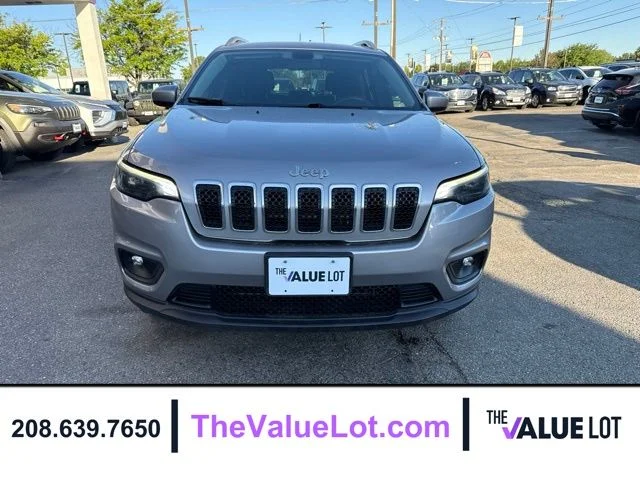 Used 2019 Silver Jeep Latitude Plus image 9