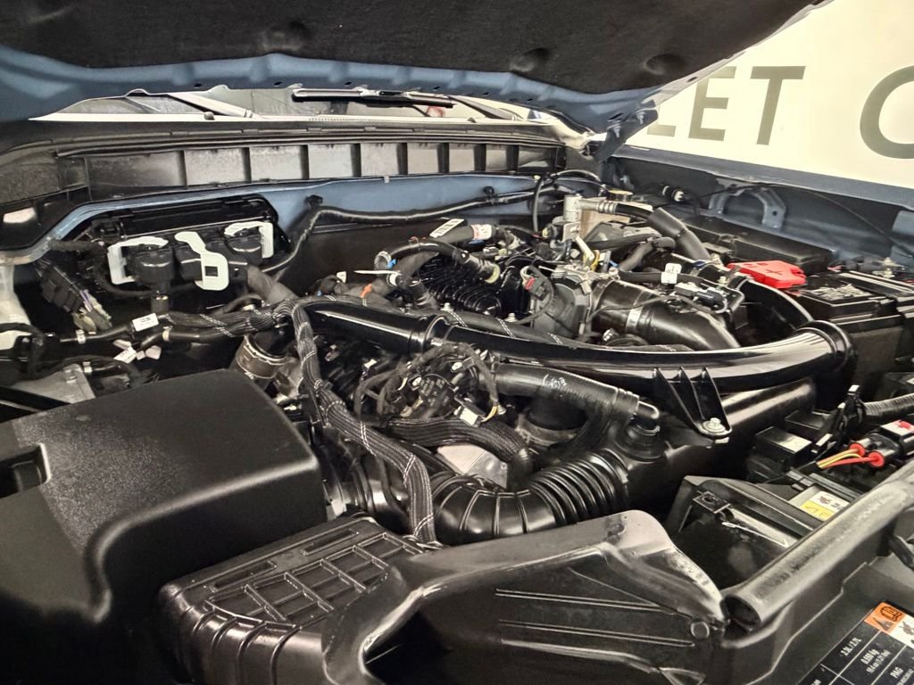 Used 2023 Gray Ford Wildtrak image 8