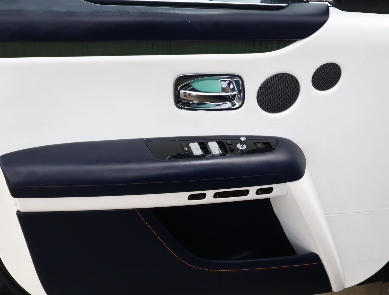 Used 2022 Midnight Rolls-Royce Base image 16