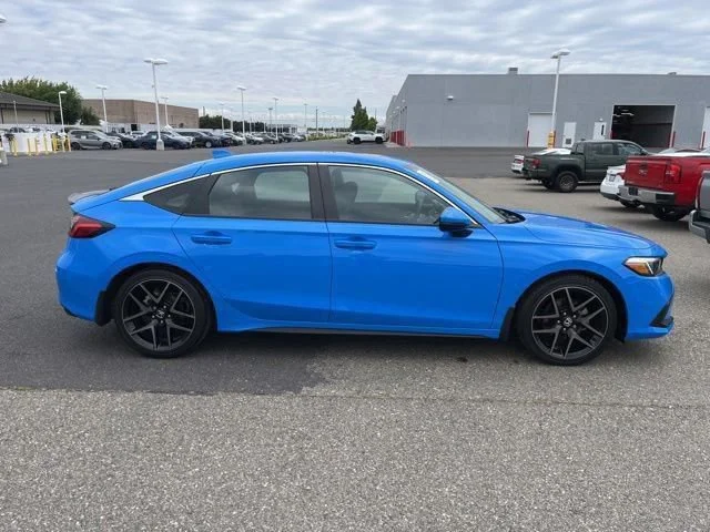 Used 2022 Boost Blue Pearl Honda Sport Touring image 5
