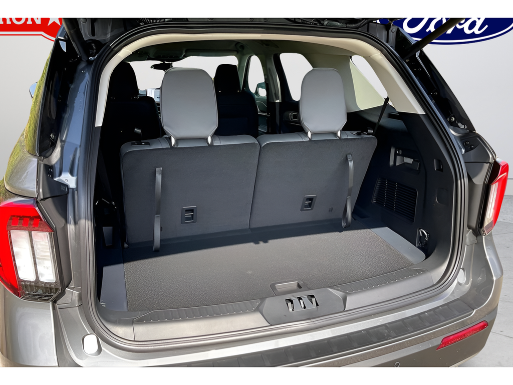 New 2026 Carbonized Gray Metallic Ford Active image 21