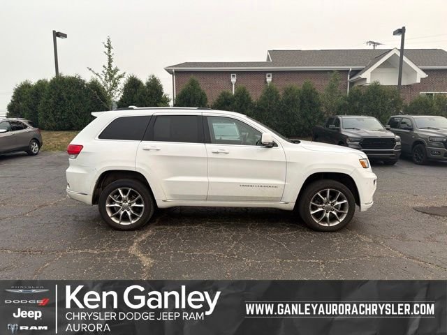 Used 2015 White Jeep Summit image 1