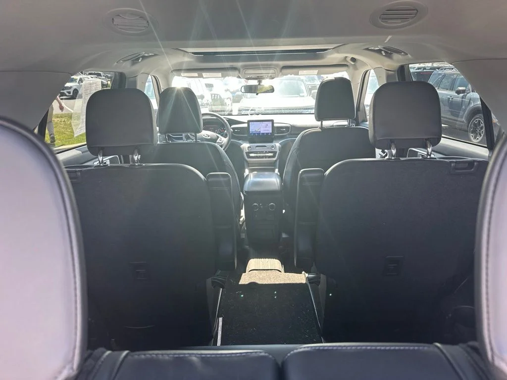 Used 2023 Silver Metallic Ford XLT image 6