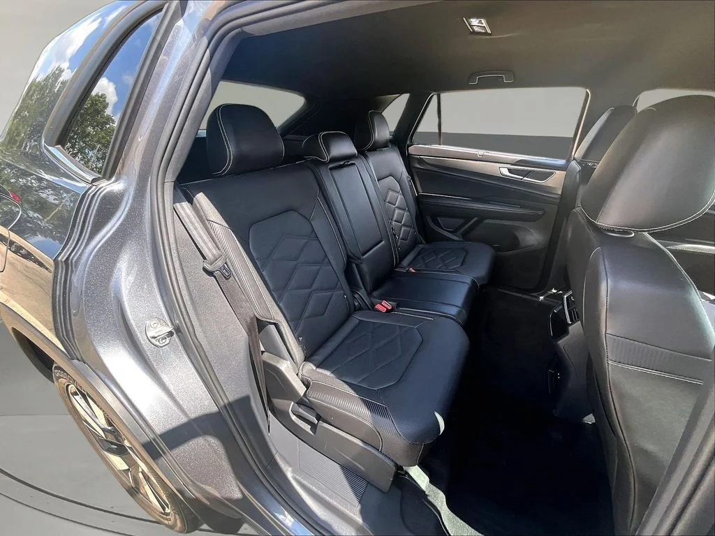Certified Used 2025  Volkswagen 2.0T SE w/Technology image 29