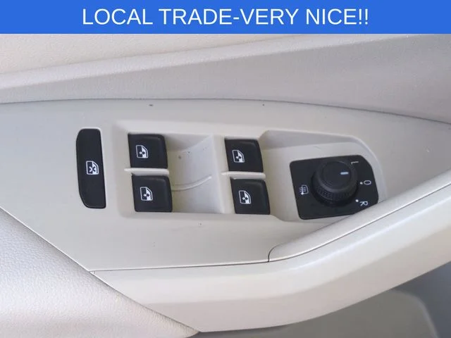 Used 2019 Black Volkswagen SEL image 14