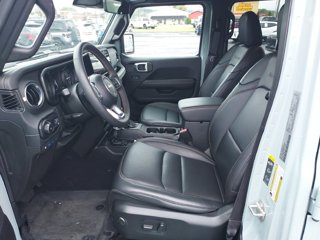 Used 2024 Gray Jeep Sahara 4xe image 13