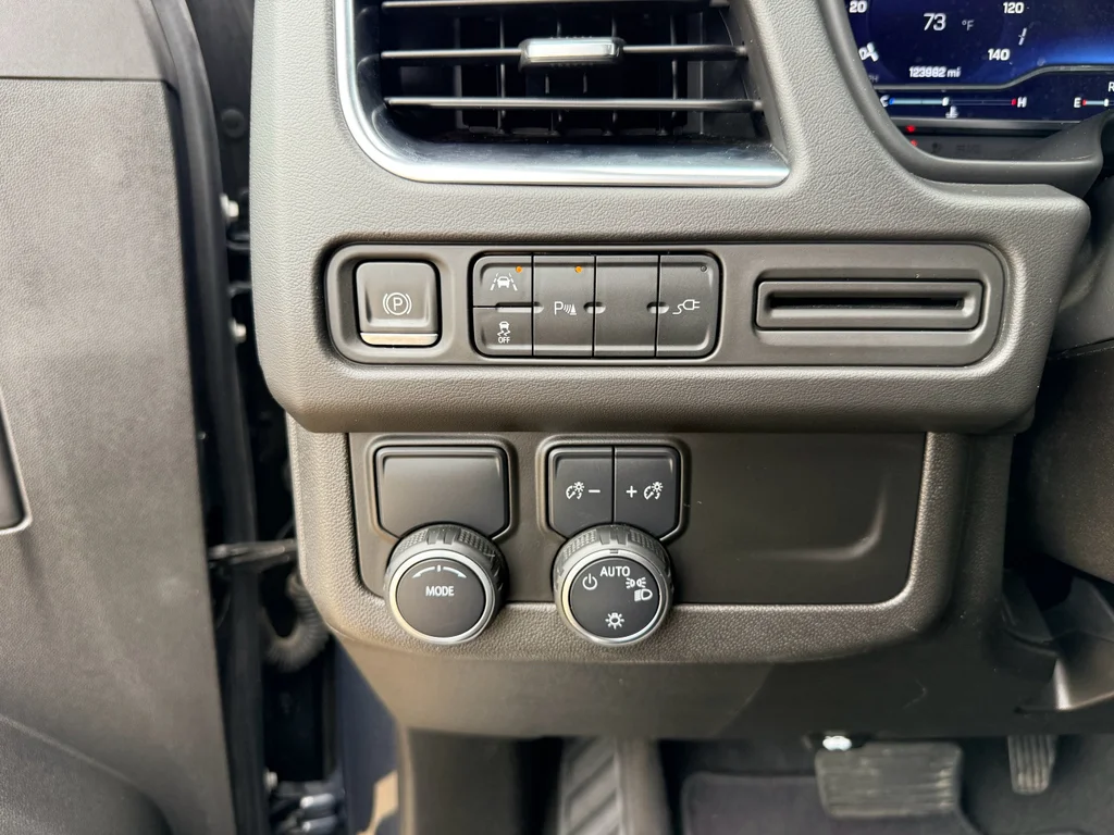 Used 2022 Evergreen Gray Metallic Chevrolet LT image 15