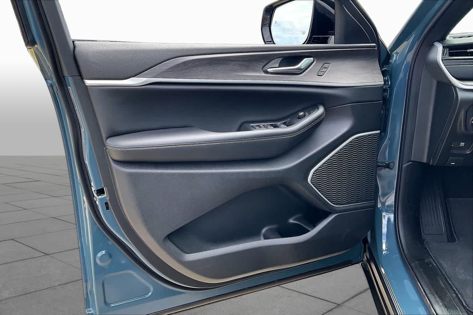 New 2026 Steel Blue Exterior Paint Jeep Limited image 10