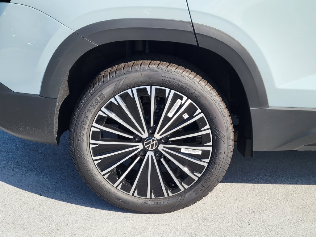 New 2027 Gray Volkswagen 1.5T SE image 5
