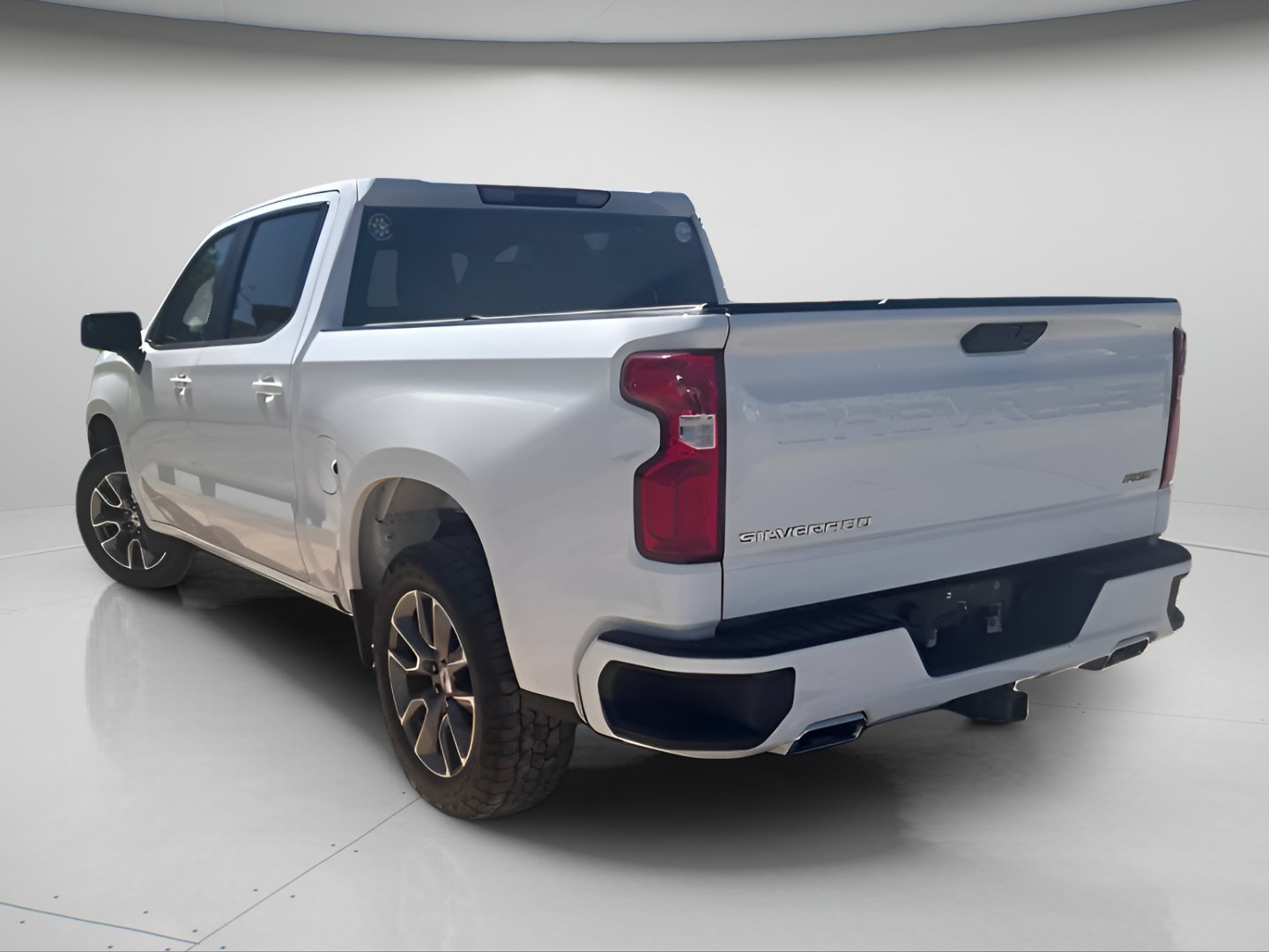 Used 2022 Summit White Chevrolet RST image 11