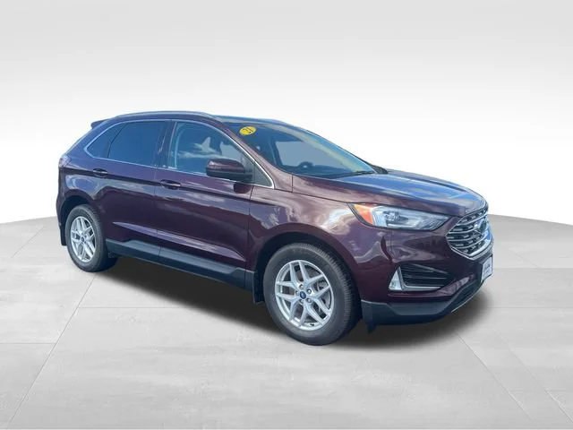 Used 2021 Red Ford SEL image 9
