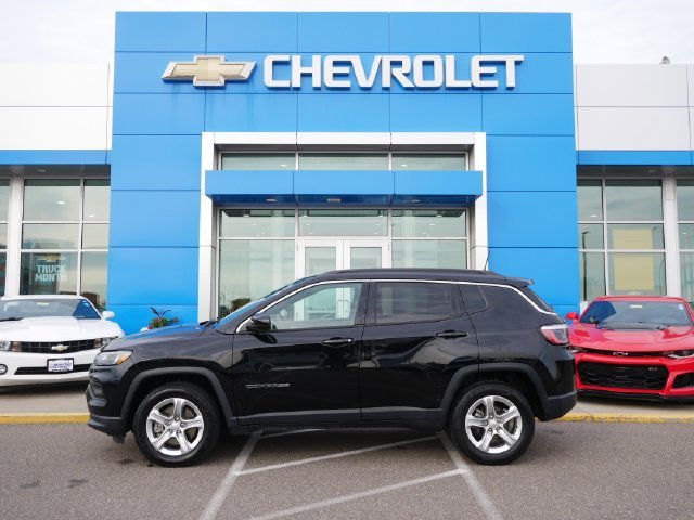 Used 2024 Black Jeep Latitude image 4