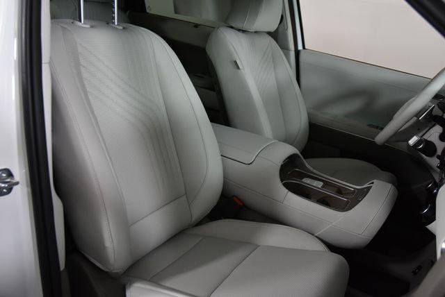 New 2026 White Hyundai SEL Premium 7P image 65