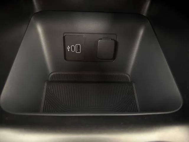 New 2026 Agate Black Metallic Ford ST-Line image 17
